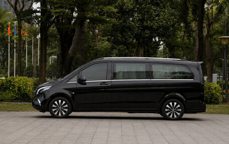 Mercedes-Benz Vito, 2024 год, 5 600 000 рублей, 3 фотография