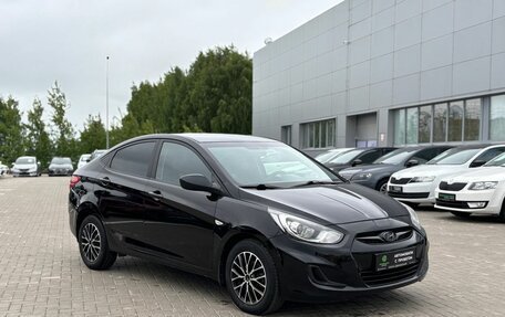 Hyundai Solaris II рестайлинг, 2013 год, 800 000 рублей, 2 фотография