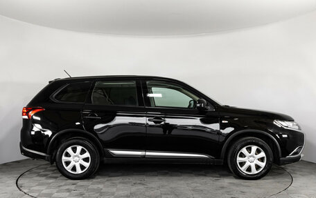 Mitsubishi Outlander III рестайлинг 3, 2016 год, 1 449 000 рублей, 4 фотография