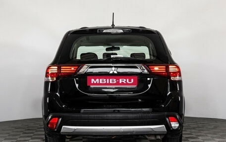 Mitsubishi Outlander III рестайлинг 3, 2016 год, 1 449 000 рублей, 7 фотография