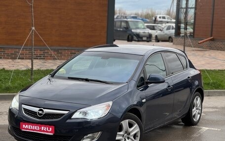 Opel Astra J, 2011 год, 560 000 рублей, 1 фотография
