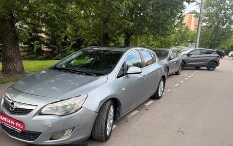 Opel Astra J, 2011 год, 395 000 рублей, 2 фотография