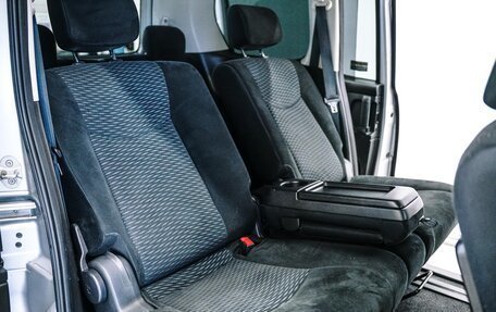 Nissan Serena IV, 2010 год, 1 090 000 рублей, 26 фотография
