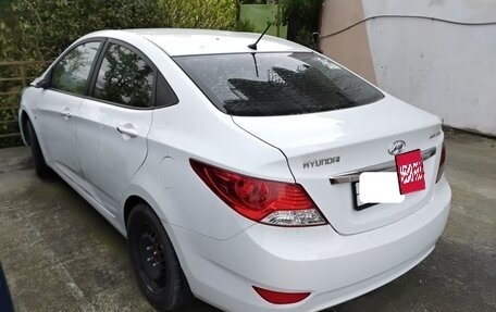 Hyundai Solaris II рестайлинг, 2011 год, 450 000 рублей, 2 фотография