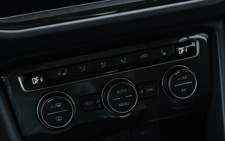 Volkswagen Tiguan II, 2019 год, 3 150 000 рублей, 13 фотография