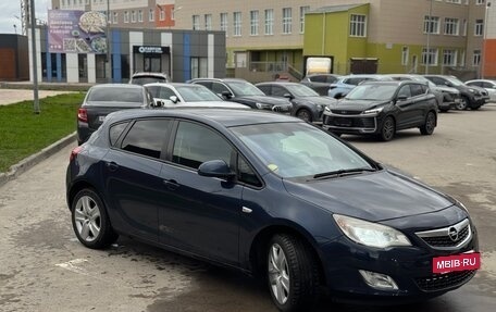 Opel Astra J, 2011 год, 560 000 рублей, 3 фотография