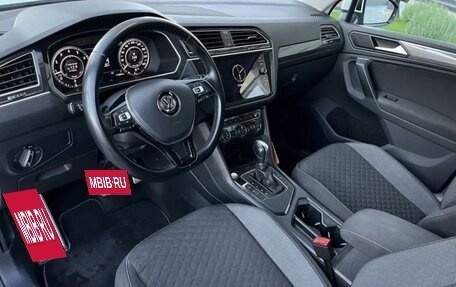 Volkswagen Tiguan II, 2018 год, 2 450 000 рублей, 6 фотография