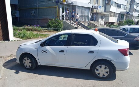 Renault Logan II, 2014 год, 290 000 рублей, 3 фотография