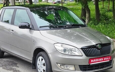 Skoda Fabia II, 2012 год, 385 000 рублей, 3 фотография
