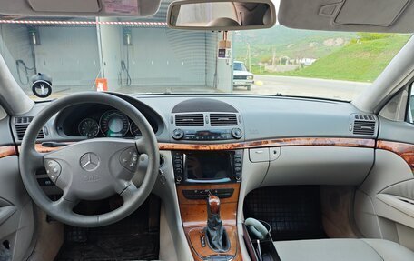 Mercedes-Benz E-Класс, 2002 год, 1 250 000 рублей, 3 фотография