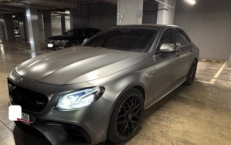 Mercedes-Benz E-Класс AMG, 2019 год, 6 500 000 рублей, 4 фотография