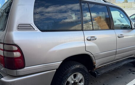 Toyota Land Cruiser 100 рестайлинг 2, 2004 год, 950 000 рублей, 3 фотография