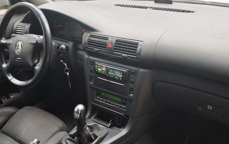 Skoda Superb III рестайлинг, 2004 год, 370 000 рублей, 30 фотография