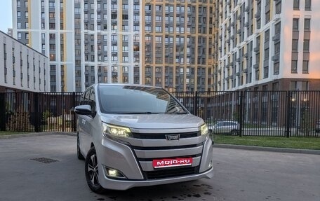 Toyota Noah III, 2018 год, 2 150 000 рублей, 1 фотография