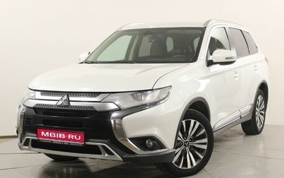 Mitsubishi Outlander III рестайлинг 3, 2019 год, 2 200 000 рублей, 1 фотография
