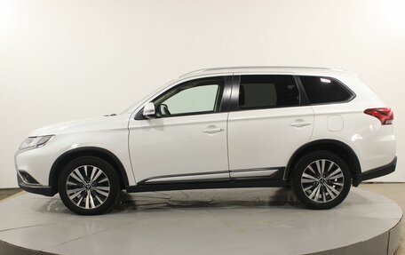 Mitsubishi Outlander III рестайлинг 3, 2019 год, 2 200 000 рублей, 2 фотография