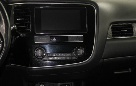 Mitsubishi Outlander III рестайлинг 3, 2019 год, 2 200 000 рублей, 15 фотография