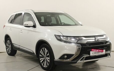 Mitsubishi Outlander III рестайлинг 3, 2019 год, 2 200 000 рублей, 7 фотография