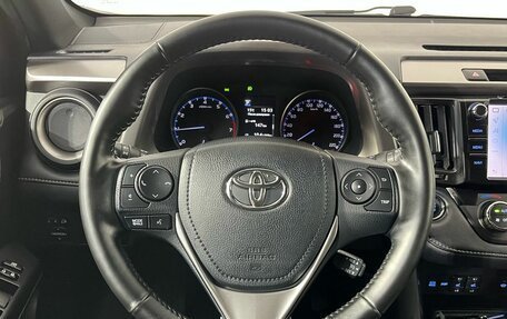Toyota RAV4, 2018 год, 2 980 000 рублей, 10 фотография