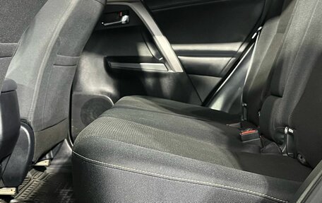 Toyota RAV4, 2018 год, 2 980 000 рублей, 16 фотография