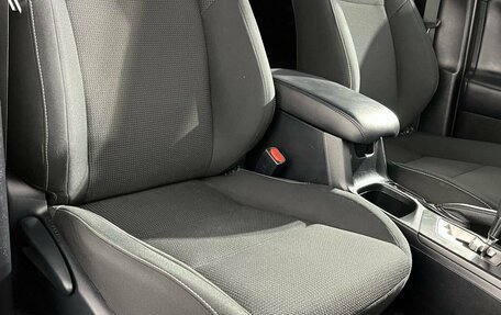 Toyota RAV4, 2018 год, 2 980 000 рублей, 15 фотография