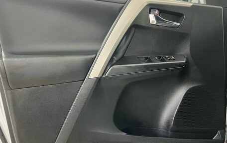 Toyota RAV4, 2018 год, 2 980 000 рублей, 18 фотография