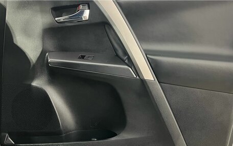 Toyota RAV4, 2018 год, 2 980 000 рублей, 19 фотография