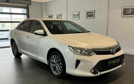 Toyota Camry, 2017 год, 2 339 000 рублей, 3 фотография