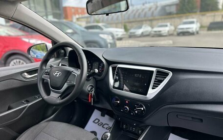 Hyundai Solaris II рестайлинг, 2017 год, 1 090 000 рублей, 19 фотография