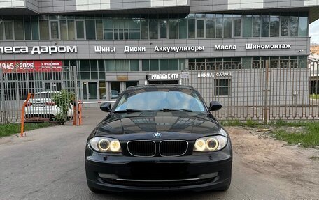 BMW 1 серия, 2011 год, 690 000 рублей, 1 фотография