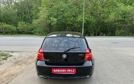 BMW 1 серия, 2011 год, 690 000 рублей, 6 фотография