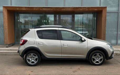 Renault Sandero II рестайлинг, 2019 год, 1 080 000 рублей, 4 фотография