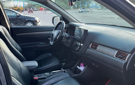 Mitsubishi Outlander III рестайлинг 3, 2012 год, 769 000 рублей, 7 фотография