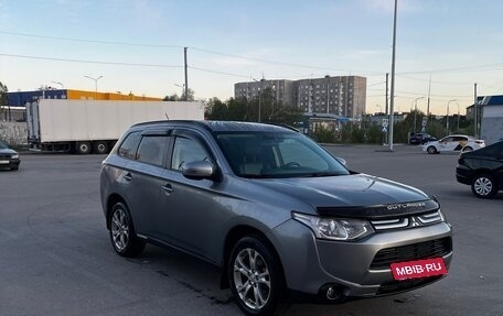 Mitsubishi Outlander III рестайлинг 3, 2012 год, 769 000 рублей, 4 фотография
