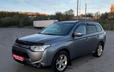 Mitsubishi Outlander III рестайлинг 3, 2012 год, 769 000 рублей, 3 фотография