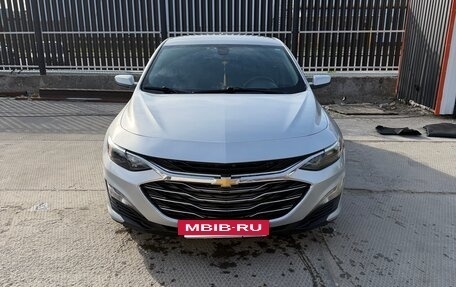 Chevrolet Malibu IX, 2019 год, 1 920 000 рублей, 3 фотография