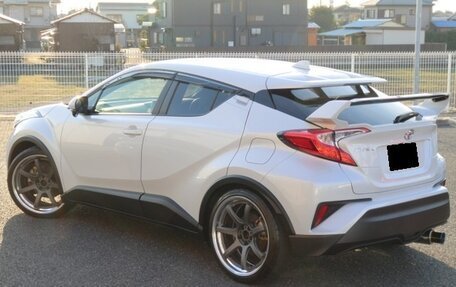 Toyota C-HR I рестайлинг, 2022 год, 1 569 000 рублей, 6 фотография