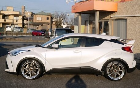 Toyota C-HR I рестайлинг, 2022 год, 1 569 000 рублей, 8 фотография