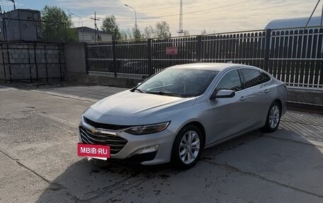 Chevrolet Malibu IX, 2019 год, 1 920 000 рублей, 2 фотография