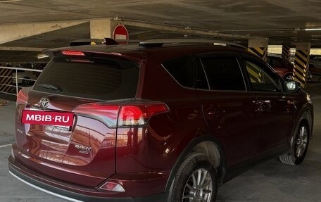 Toyota RAV4, 2017 год, 2 200 000 рублей, 4 фотография