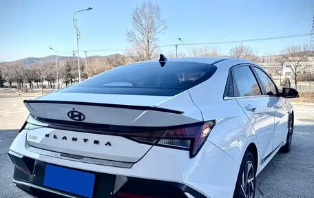 Hyundai Elantra, 2023 год, 1 320 000 рублей, 6 фотография