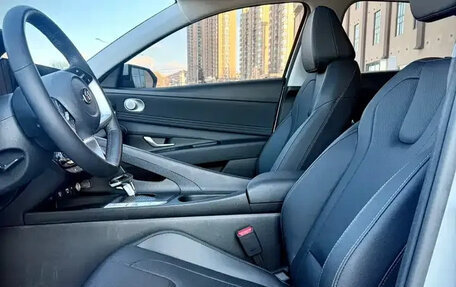 Hyundai Elantra, 2023 год, 1 320 000 рублей, 9 фотография
