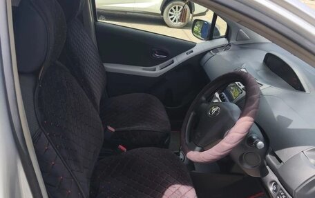 Toyota Vitz, 2010 год, 650 000 рублей, 4 фотография