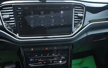 Volkswagen T-Roc I, 2022 год, 1 600 000 рублей, 8 фотография