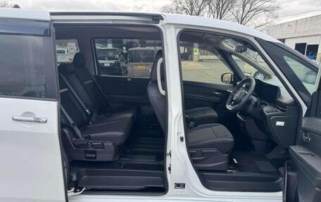 Nissan Serena, 2023 год, 2 450 000 рублей, 16 фотография