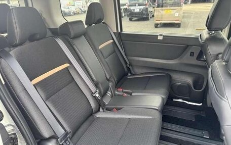 Nissan Serena, 2023 год, 2 450 000 рублей, 15 фотография