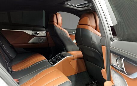 BMW 8 серия, 2025 год, 14 200 000 рублей, 18 фотография