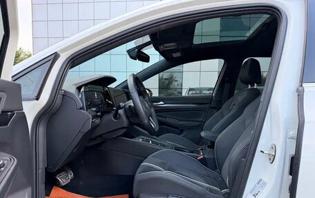 Volkswagen Golf VIII, 2022 год, 1 750 000 рублей, 12 фотография