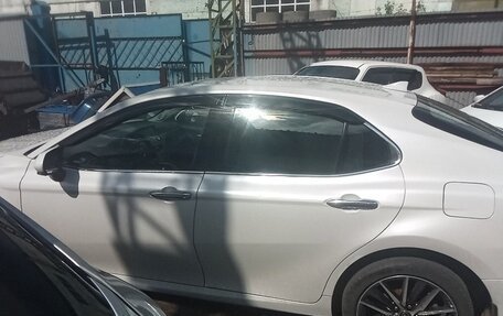 Toyota Camry, 2021 год, 2 800 000 рублей, 5 фотография