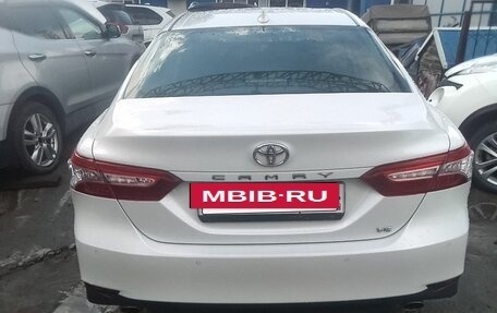 Toyota Camry, 2021 год, 2 800 000 рублей, 8 фотография